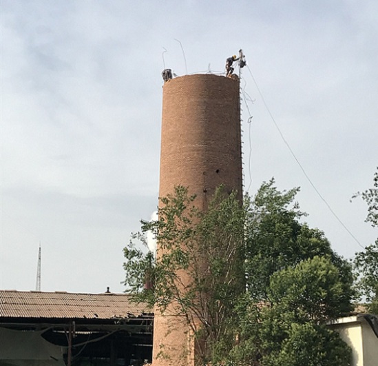 烟囱拆除公司的专业服务:确保拆除效率与安全性
